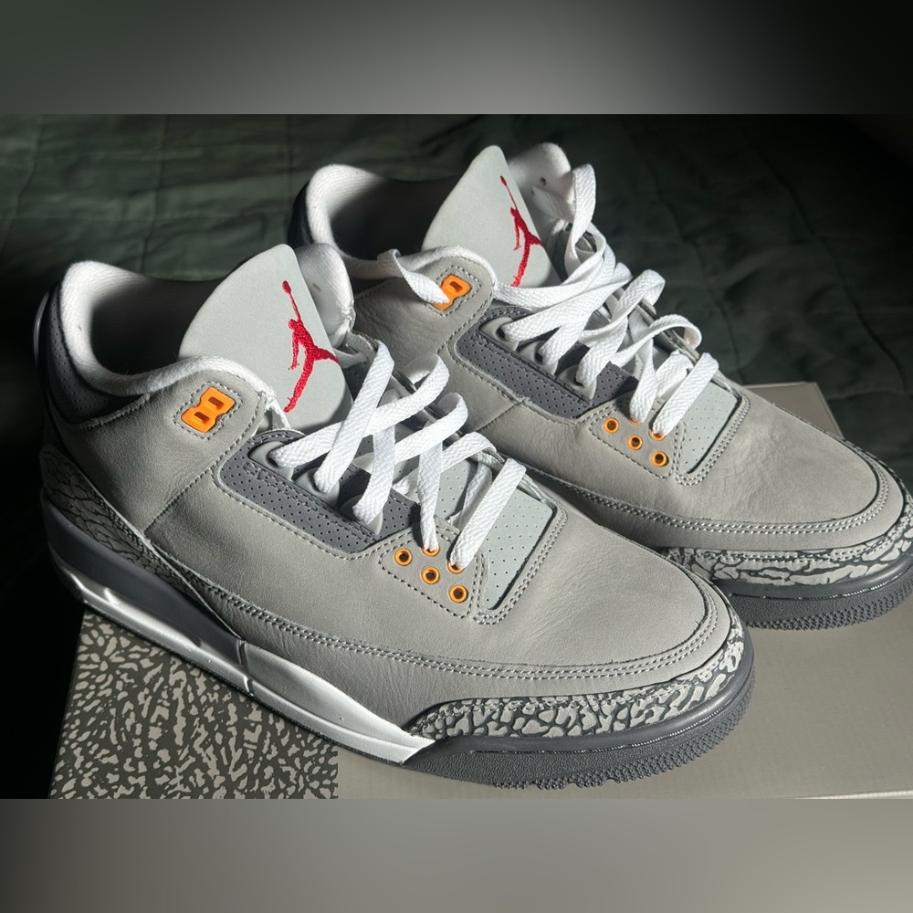 Men’s Jordan retro 3 - Cool Grey 9.5